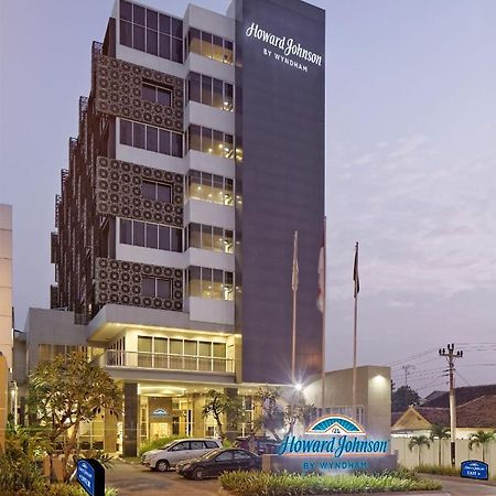Howard Johnson By Wyndham Pekalongan Εξωτερικό φωτογραφία