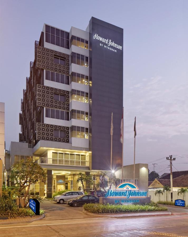 Howard Johnson By Wyndham Pekalongan Εξωτερικό φωτογραφία