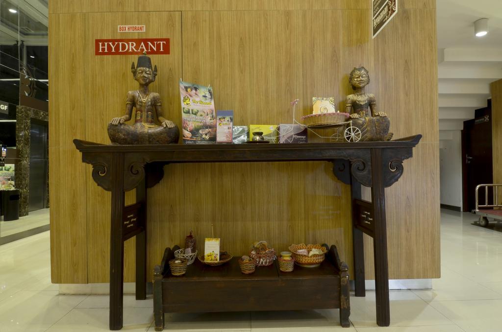 Howard Johnson By Wyndham Pekalongan Εξωτερικό φωτογραφία