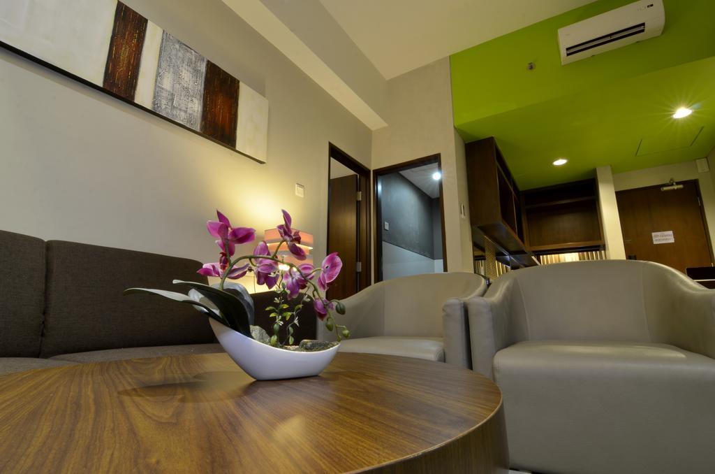 Howard Johnson By Wyndham Pekalongan Εξωτερικό φωτογραφία