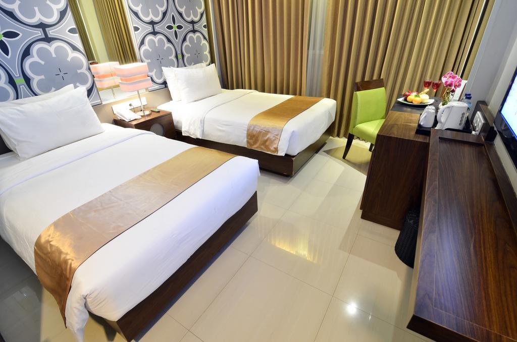 Howard Johnson By Wyndham Pekalongan Εξωτερικό φωτογραφία
