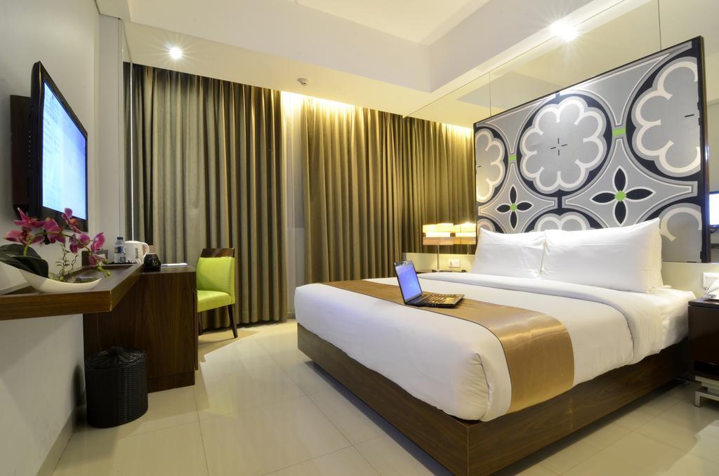 Howard Johnson By Wyndham Pekalongan Εξωτερικό φωτογραφία