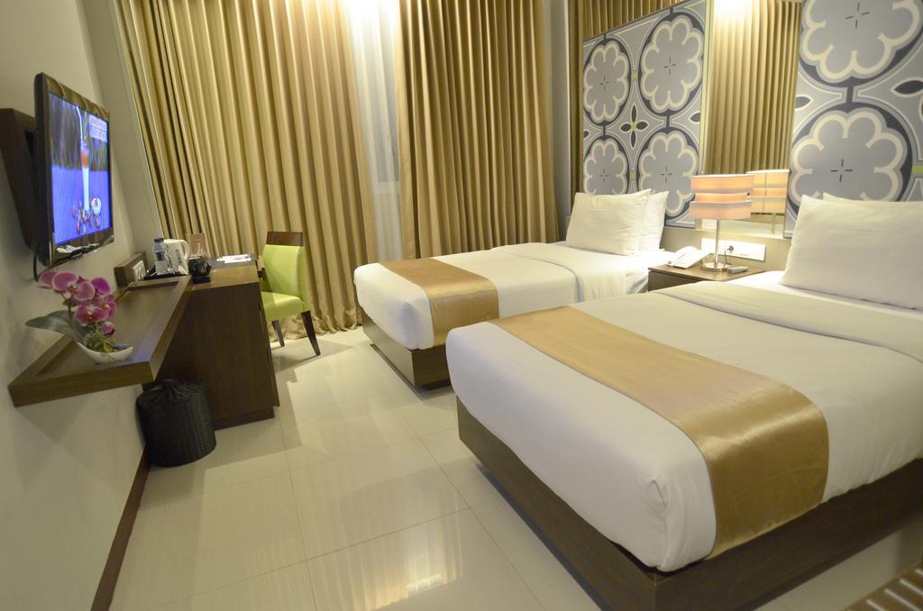 Howard Johnson By Wyndham Pekalongan Εξωτερικό φωτογραφία